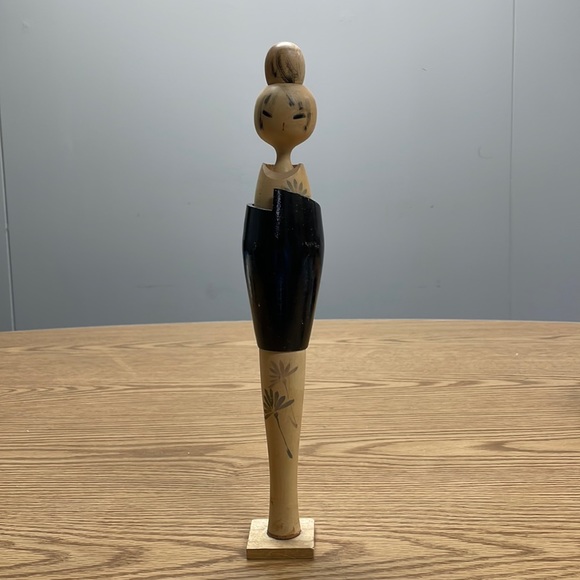 Traditional Wood Japanese Tall Lady Doll - Picture 2 of 5